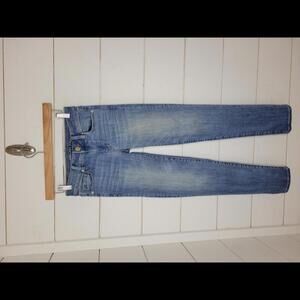 American Eagle Outfitters size 00 lighter blue distressed wash skinny jeans